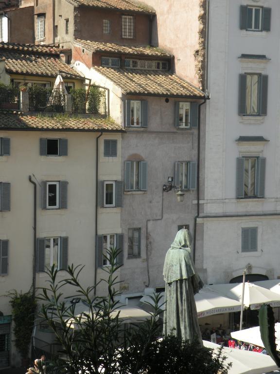 Campo Dei Fiori Funny Flat Daire Roma Oda fotoğraf